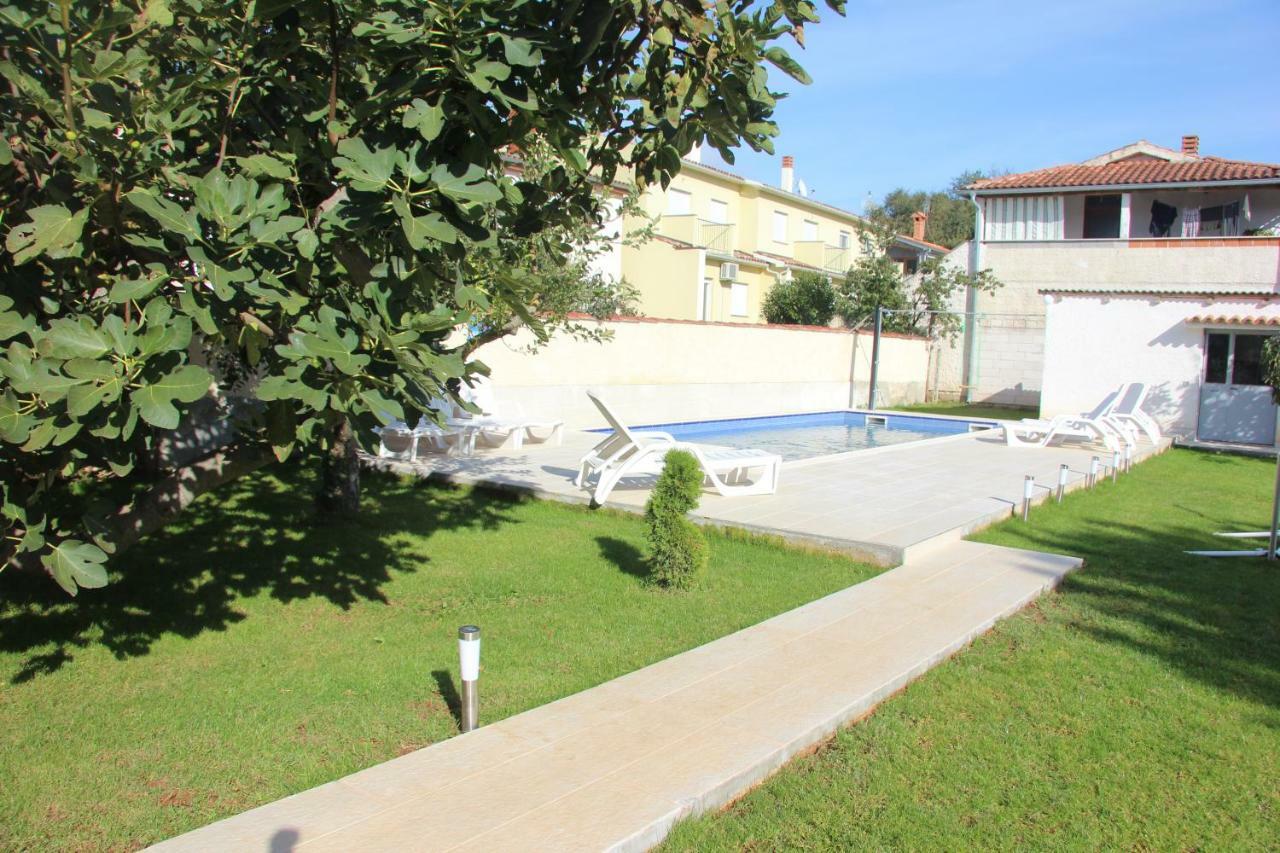 Vacation House "Viola" Fazana Exterior photo